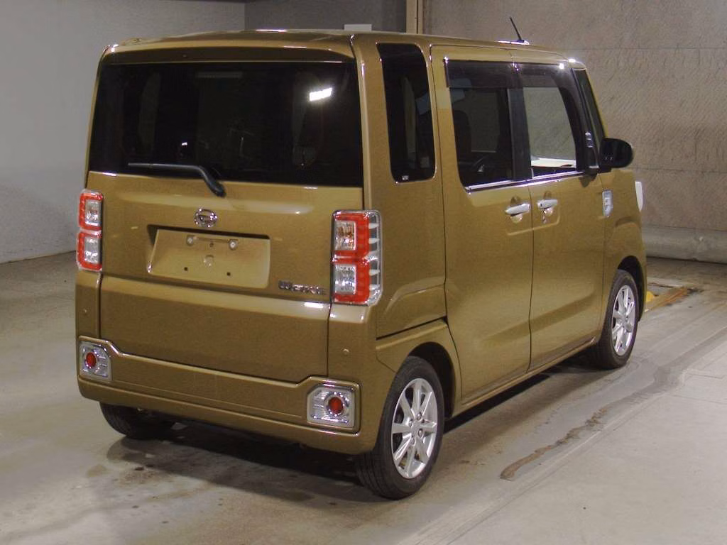 DAIHATSU WAKE