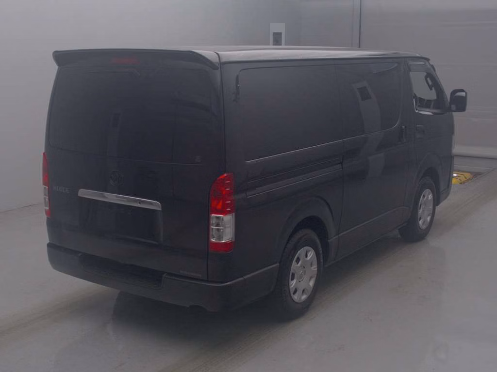 TOYOTA REGIUS ACE