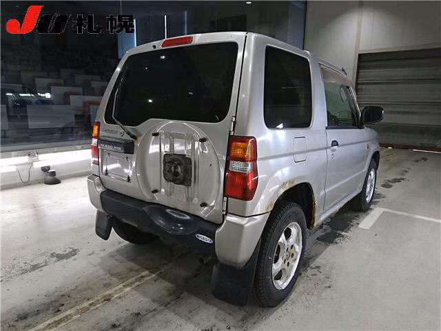 MITSUBISHI PAJERO MINI