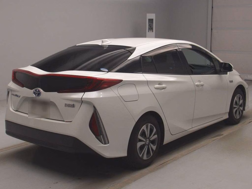 TOYOTA PRIUS PHV