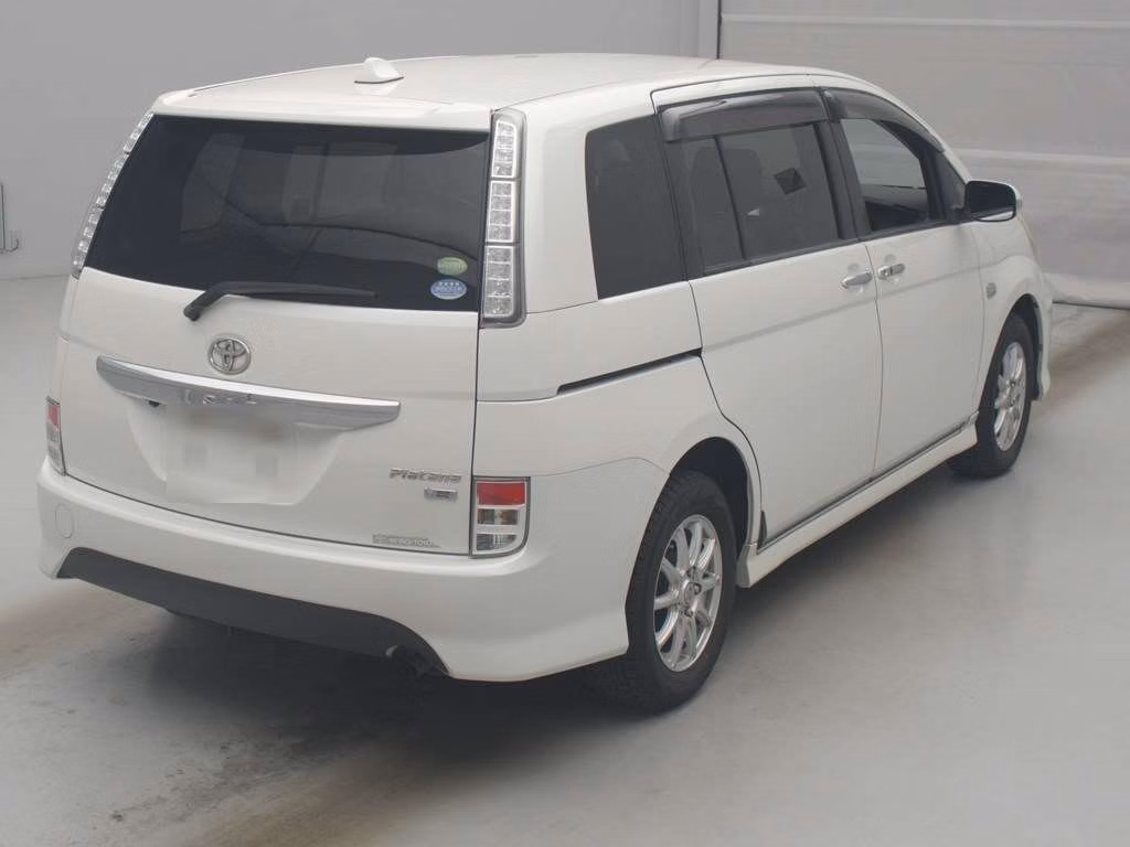 TOYOTA ISIS