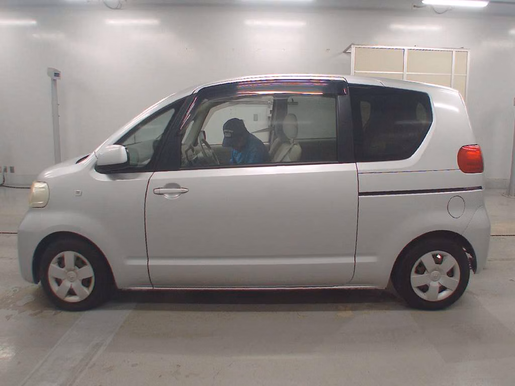 TOYOTA PORTE