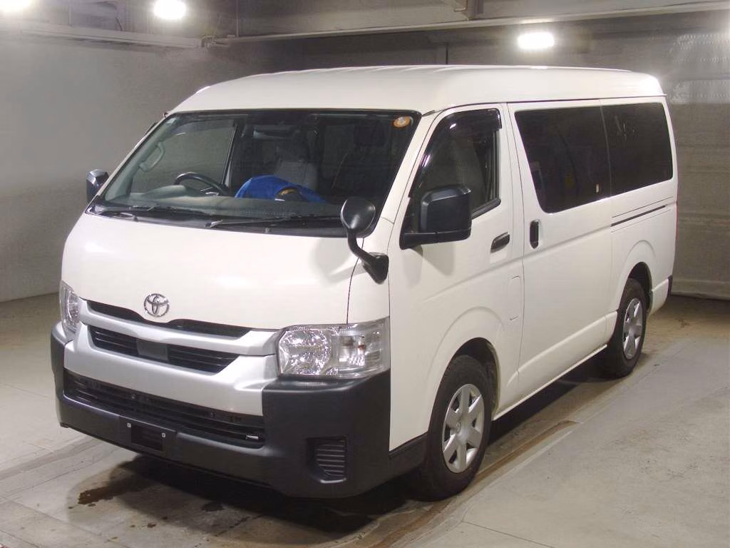 TOYOTA HIACE