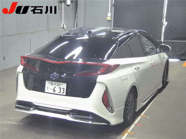 TOYOTA PRIUS PHV