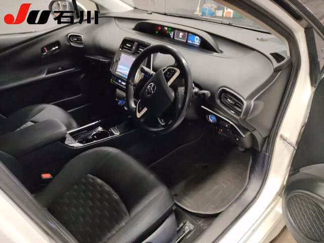 TOYOTA PRIUS PHV