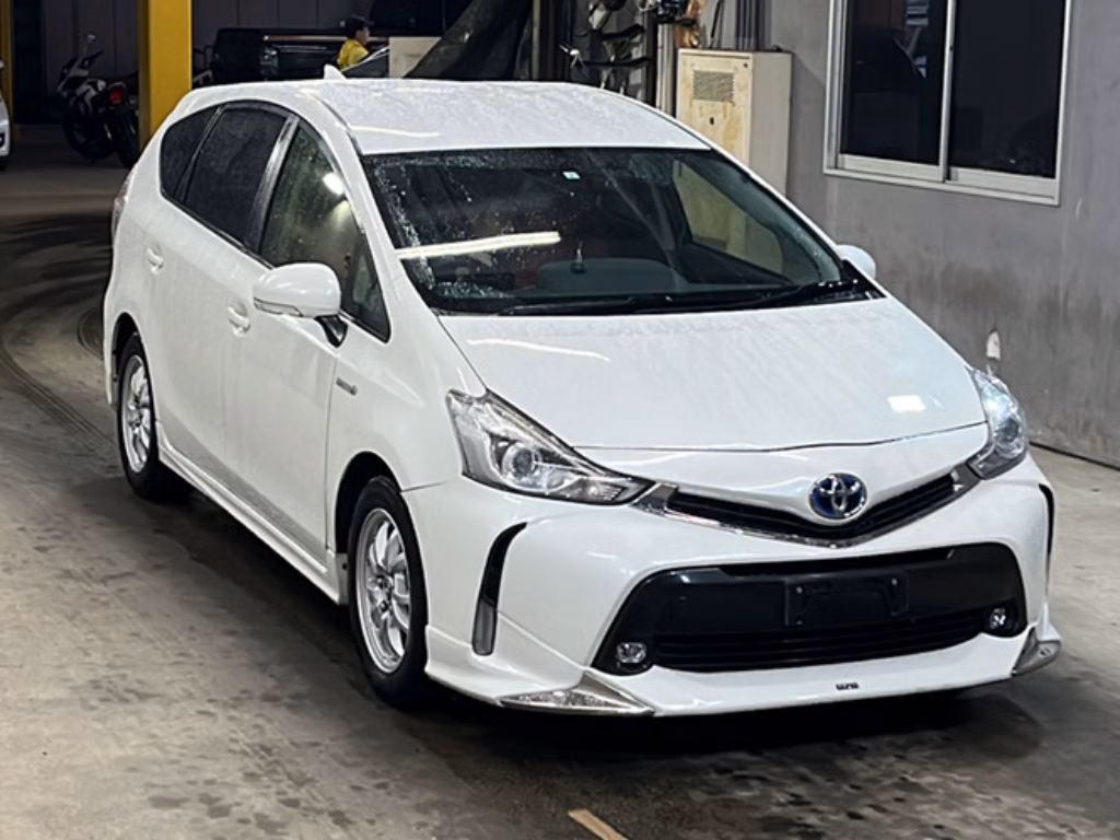 TOYOTA PRIUS ALPHA