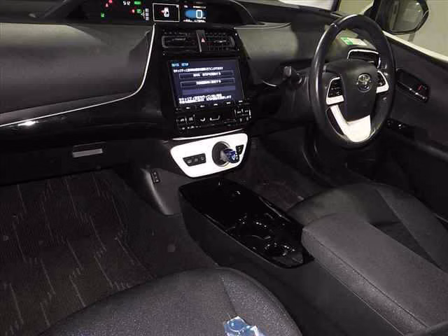 TOYOTA PRIUS PHV