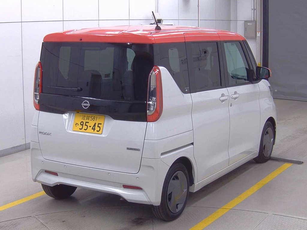 NISSAN ROOX