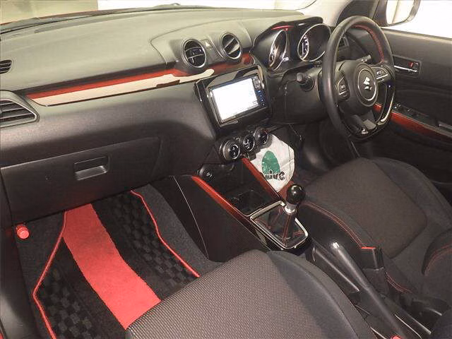 SUZUKI SWIFT