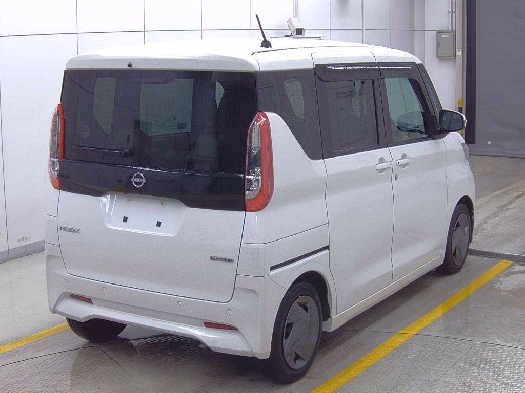 NISSAN ROOX