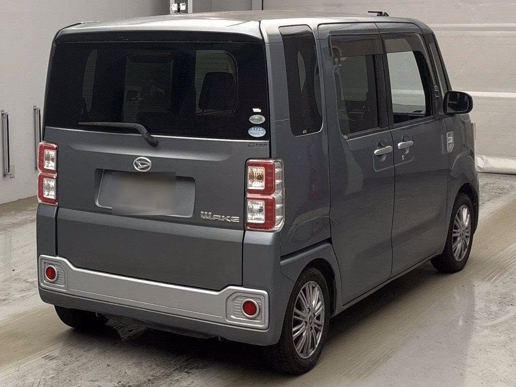 DAIHATSU WAKE