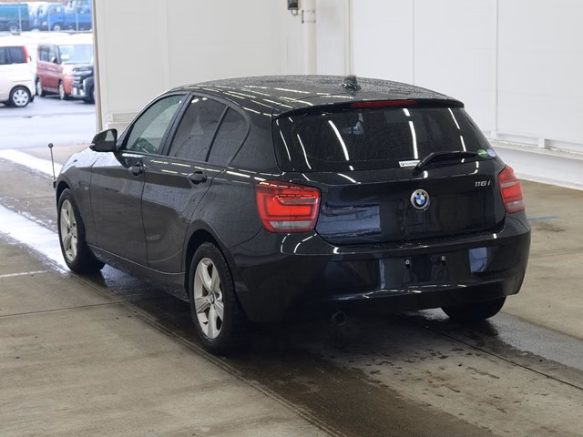 BMW 1-SERIES