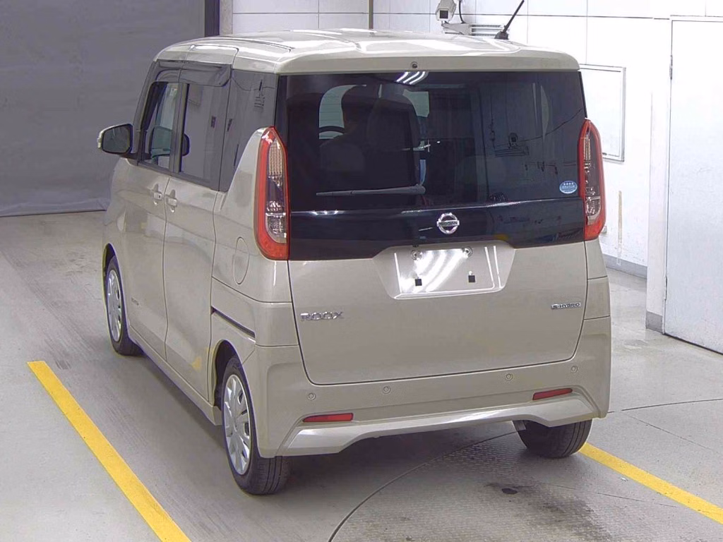 NISSAN ROOX