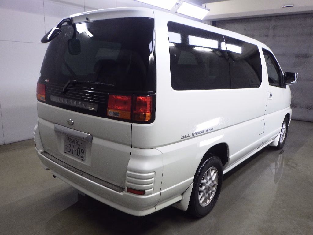 NISSAN ELGRAND