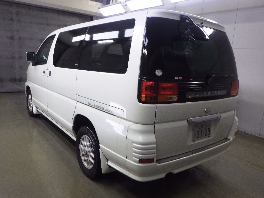 NISSAN ELGRAND