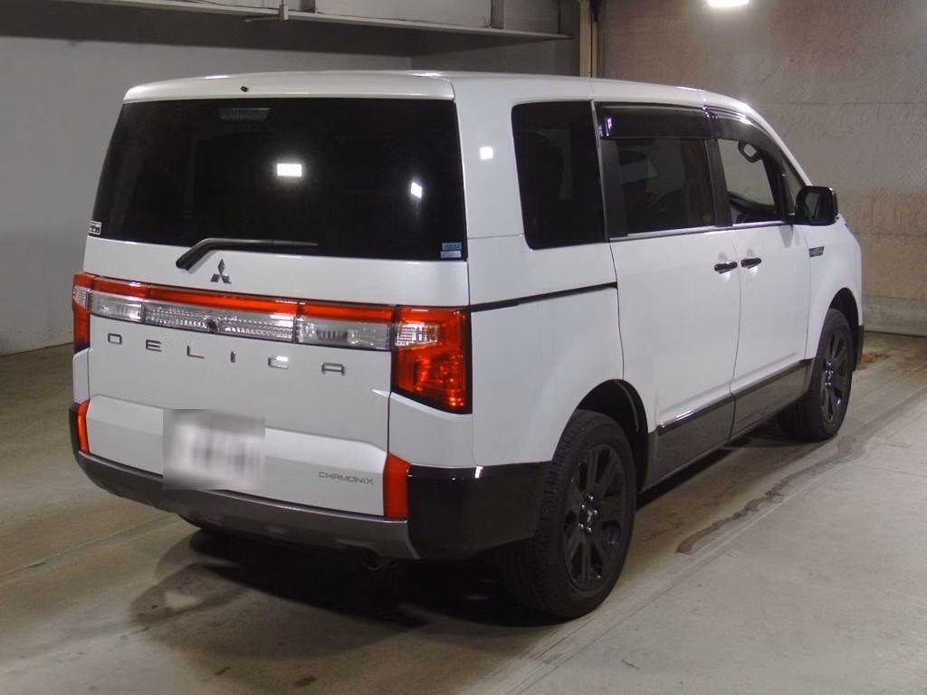 MITSUBISHI DELICA D:5