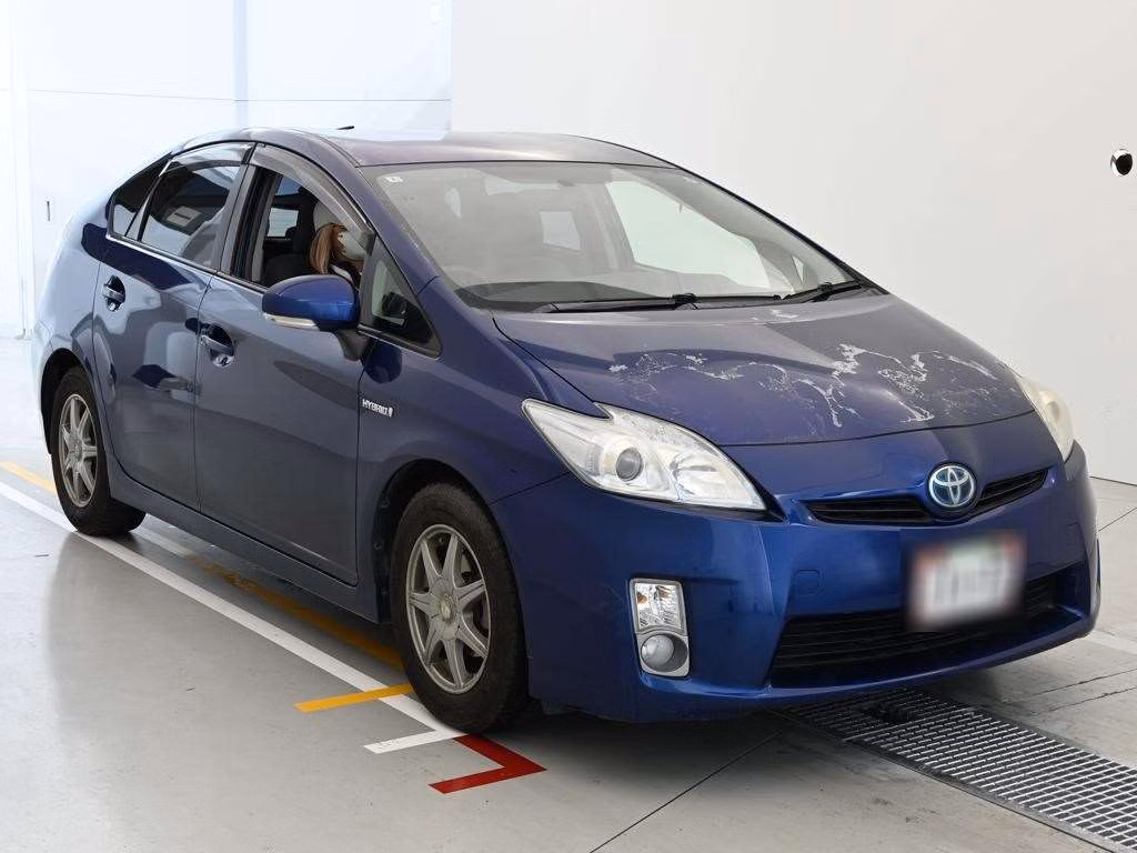TOYOTA PRIUS