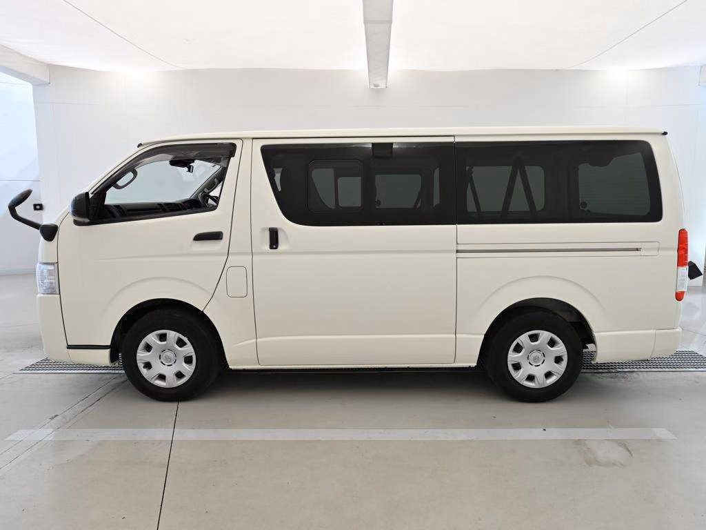 TOYOTA REGIUS ACE
