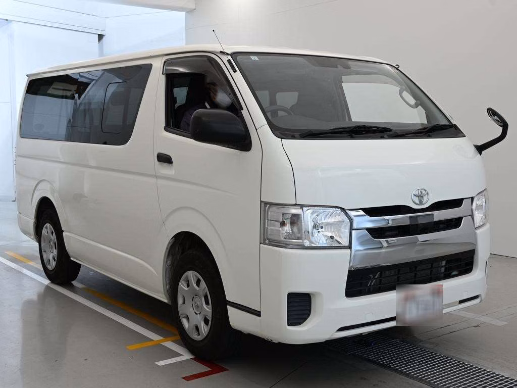TOYOTA REGIUS ACE