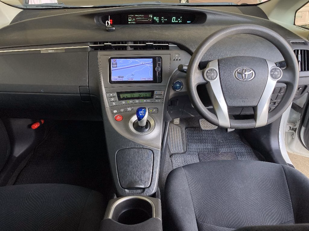 TOYOTA PRIUS