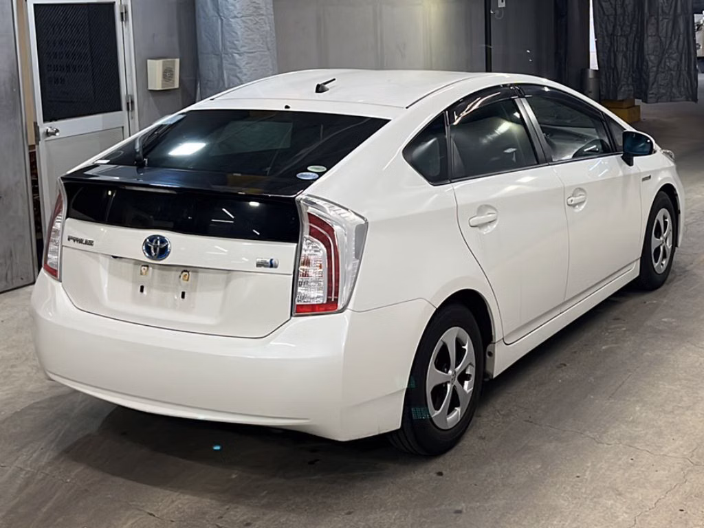 TOYOTA PRIUS