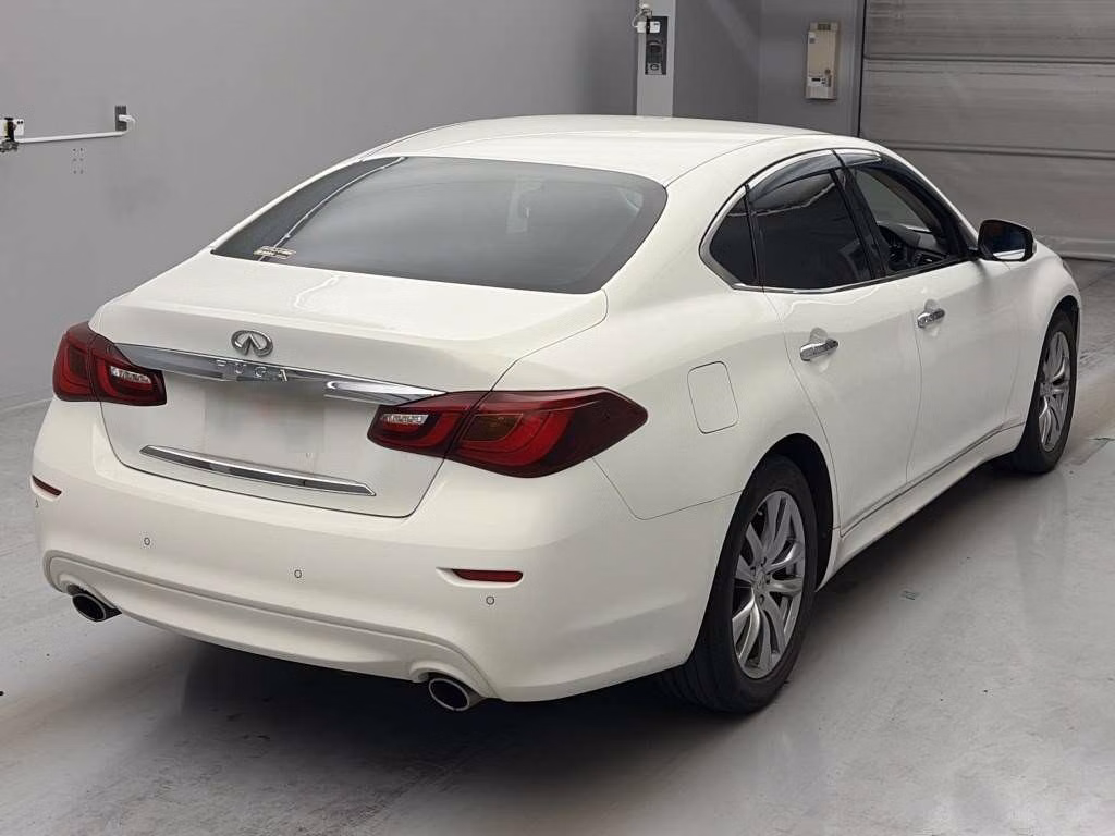 NISSAN FUGA