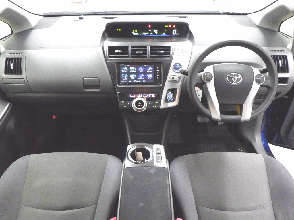 TOYOTA PRIUS ALPHA