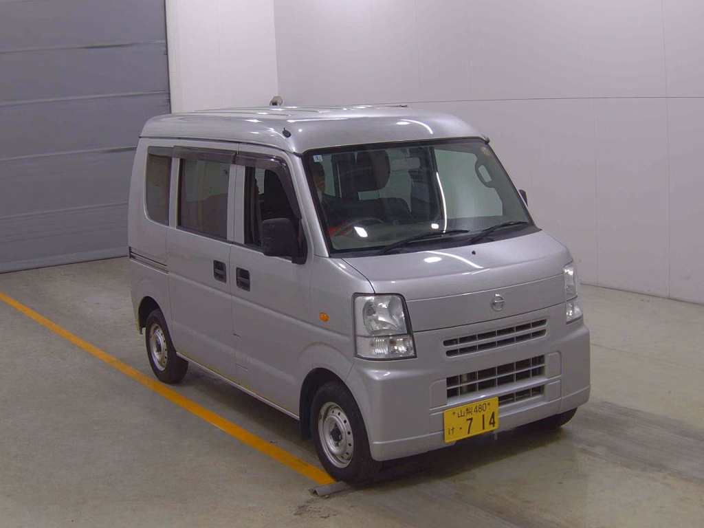 NISSAN NV100 CLIPPER
