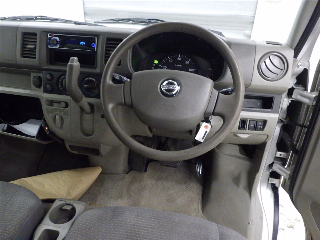 NISSAN NV100 CLIPPER