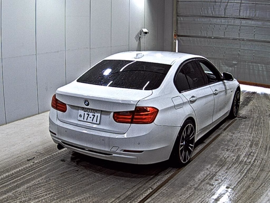 BMW 3-SERIES
