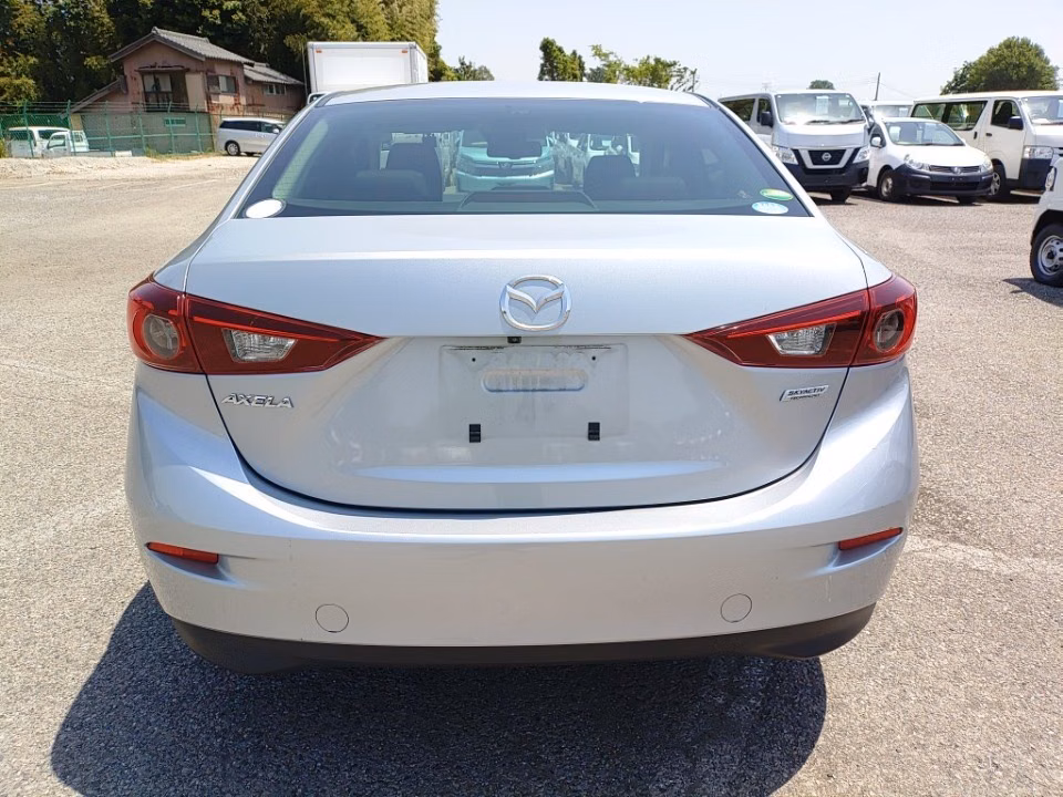 MAZDA AXELA