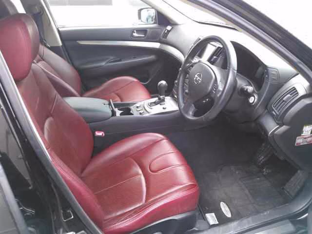 NISSAN SKYLINE