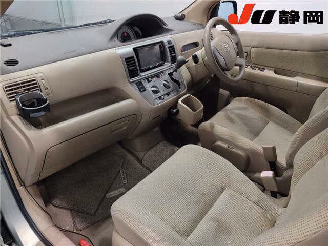TOYOTA RAUM