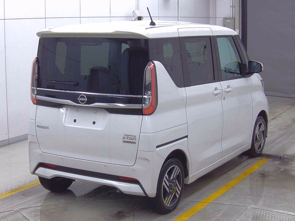 NISSAN ROOX
