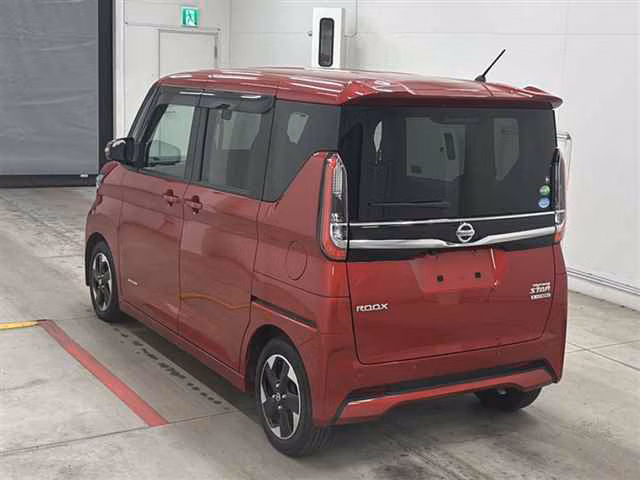 NISSAN ROOX