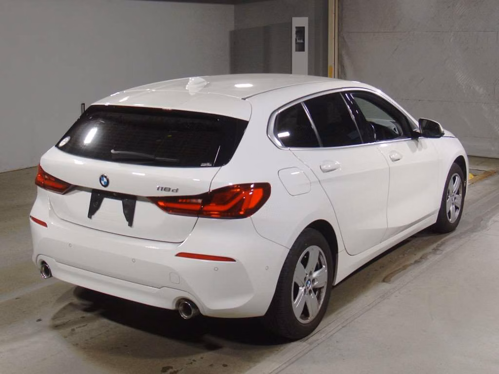 BMW 1-SERIES