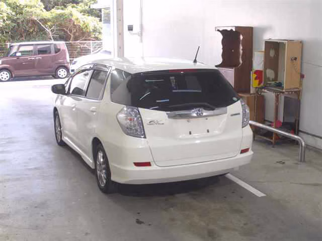 HONDA FIT SHUTTLE