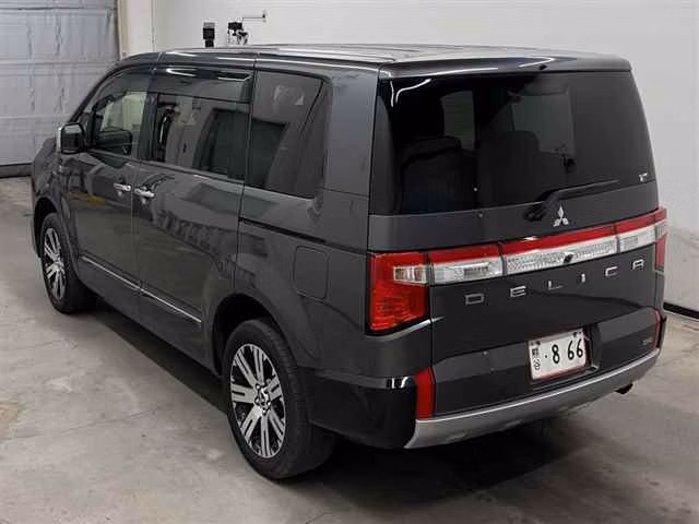 MITSUBISHI DELICA D:5