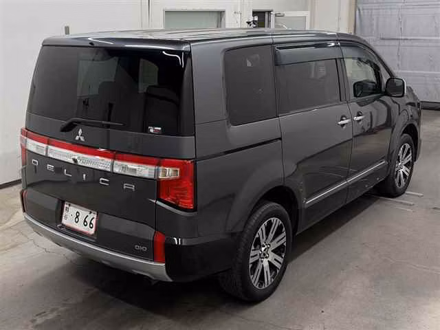 MITSUBISHI DELICA D:5
