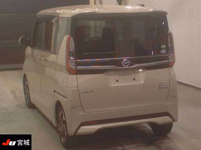 NISSAN ROOX