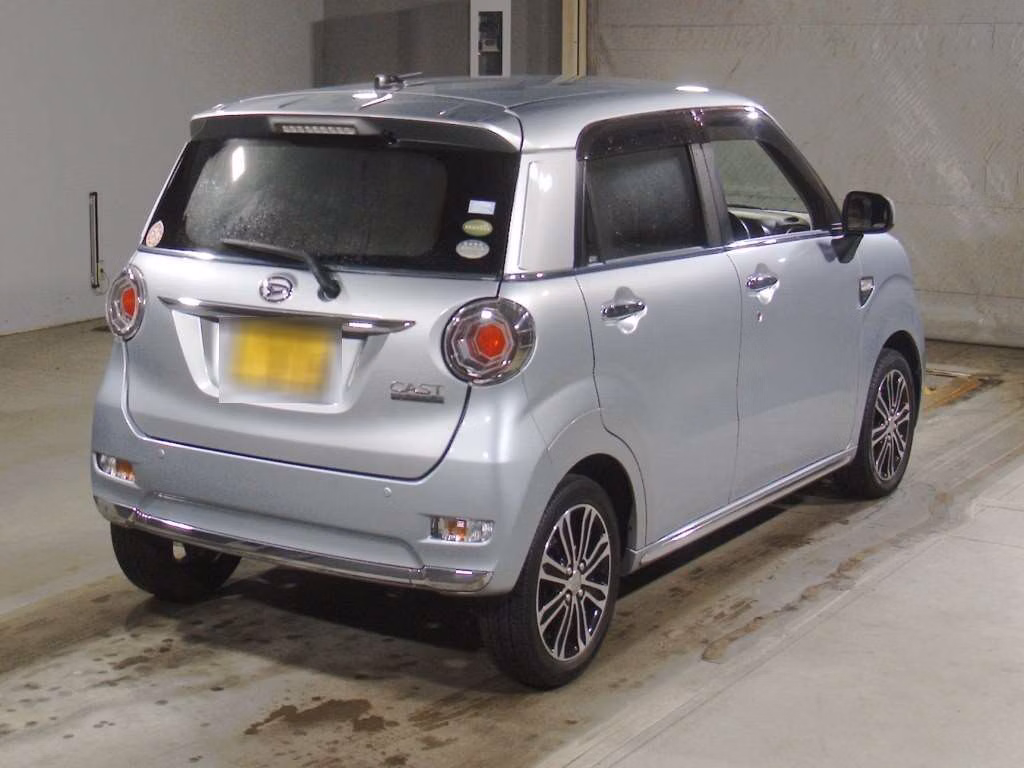DAIHATSU CAST
