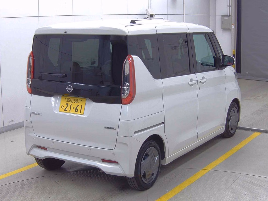 NISSAN ROOX