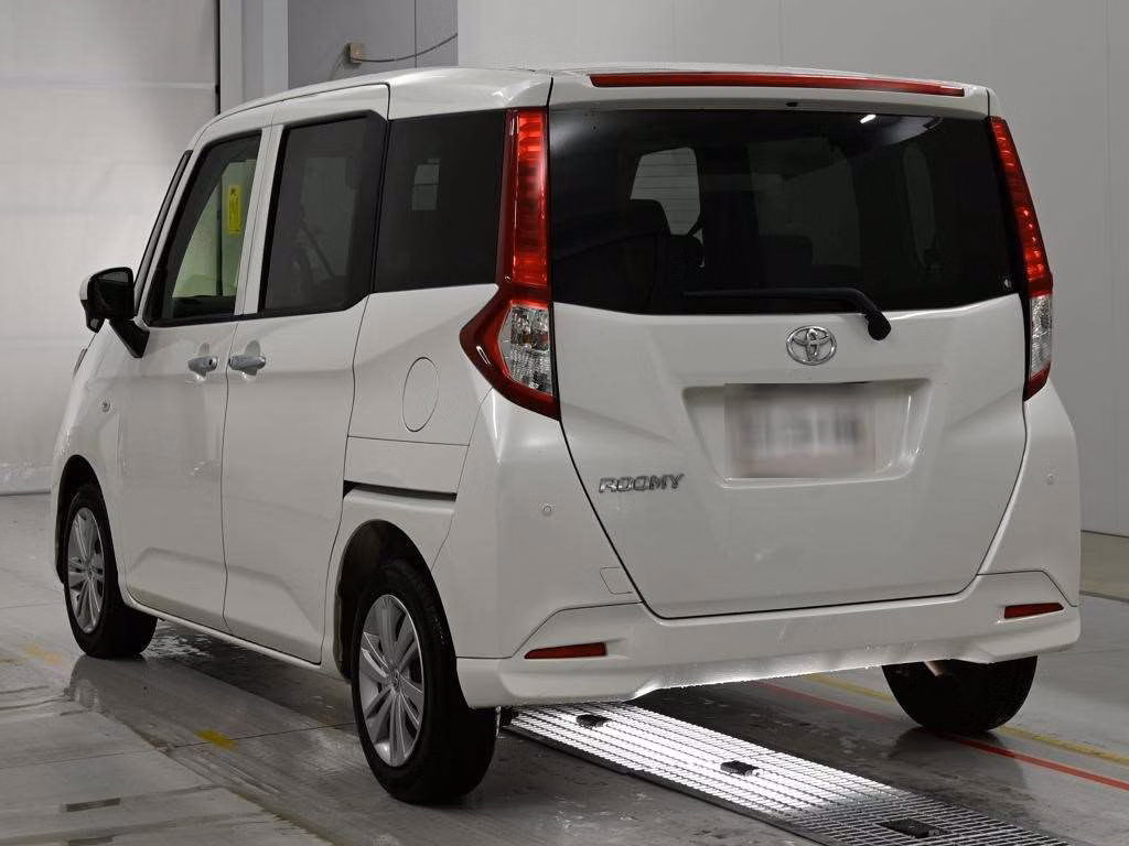 TOYOTA ROOMY