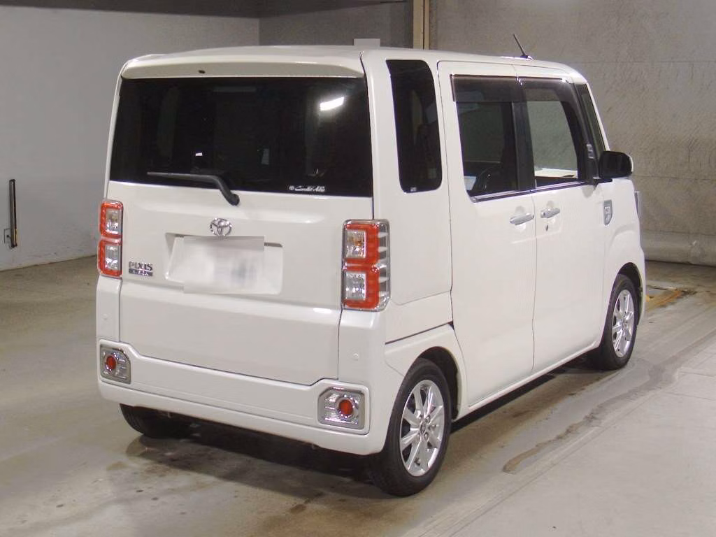 TOYOTA PIXIS MEGA