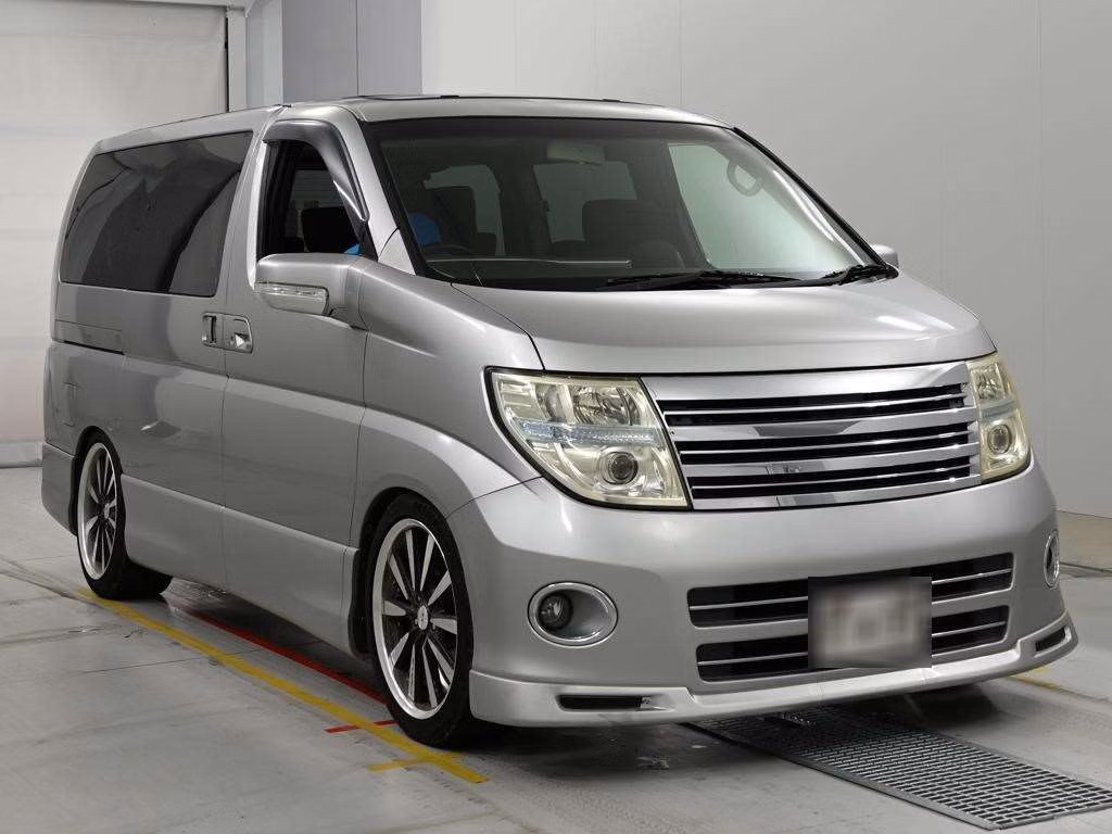 NISSAN ELGRAND