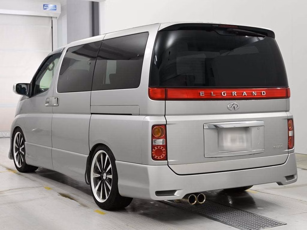 NISSAN ELGRAND