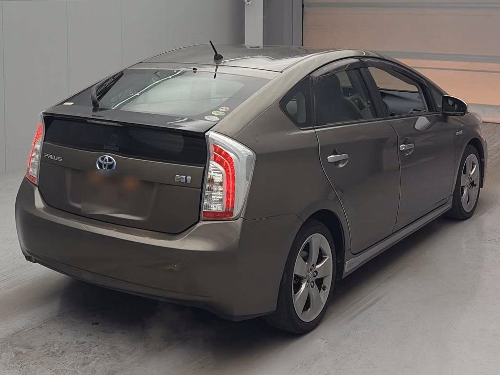 TOYOTA PRIUS