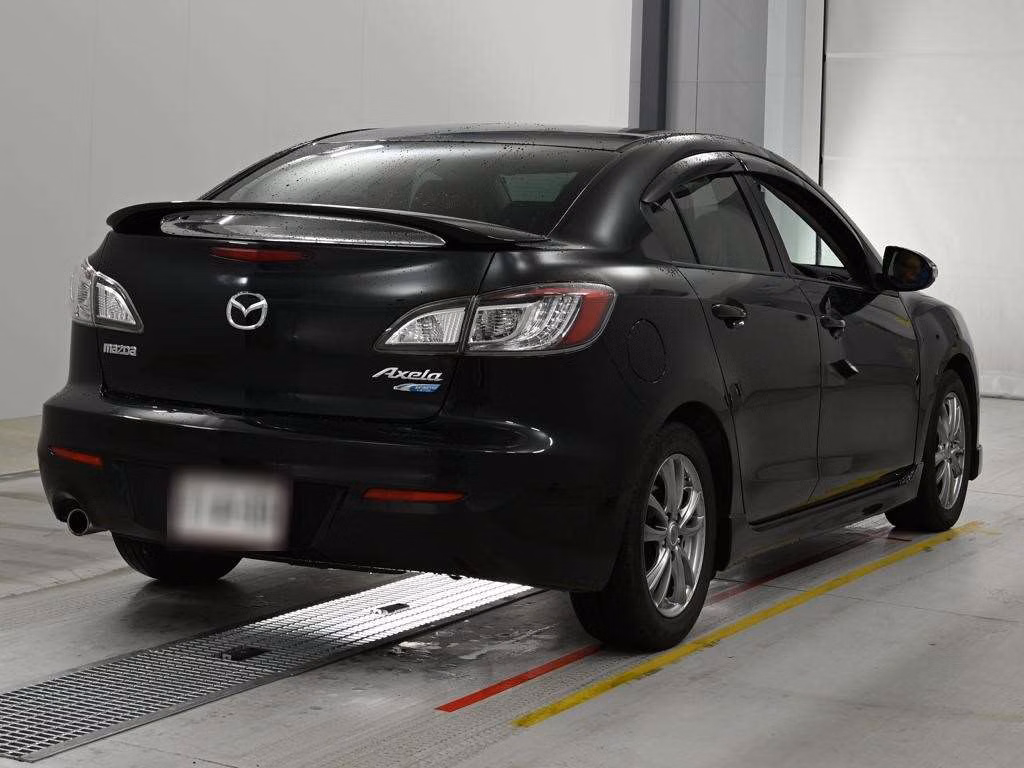 MAZDA AXELA