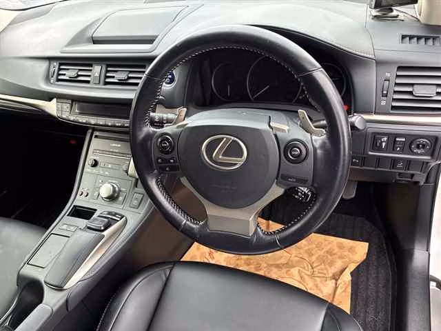 LEXUS CT200H