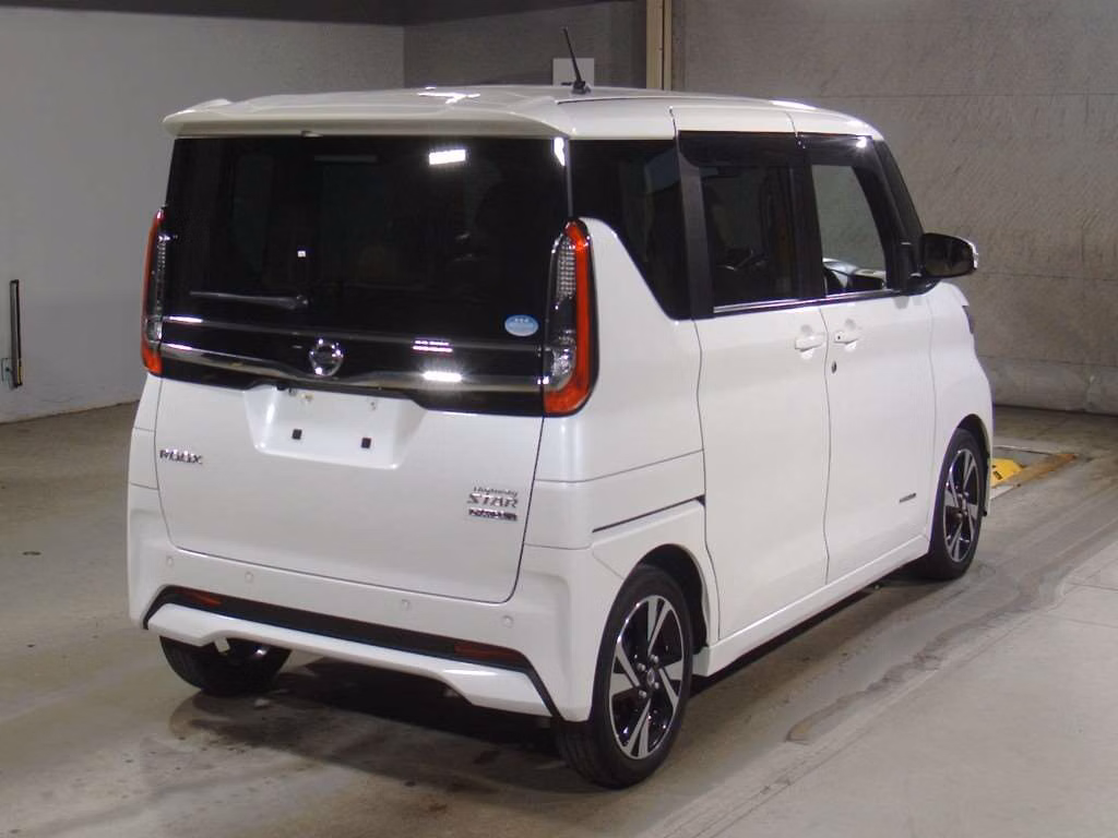 NISSAN ROOX